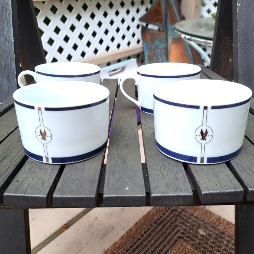 2 Gwathmey Siegel Cups 6 ounce Blue and White Eagle for American Airlines